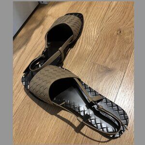 Bottega Veneta taupe sandals with braided leather